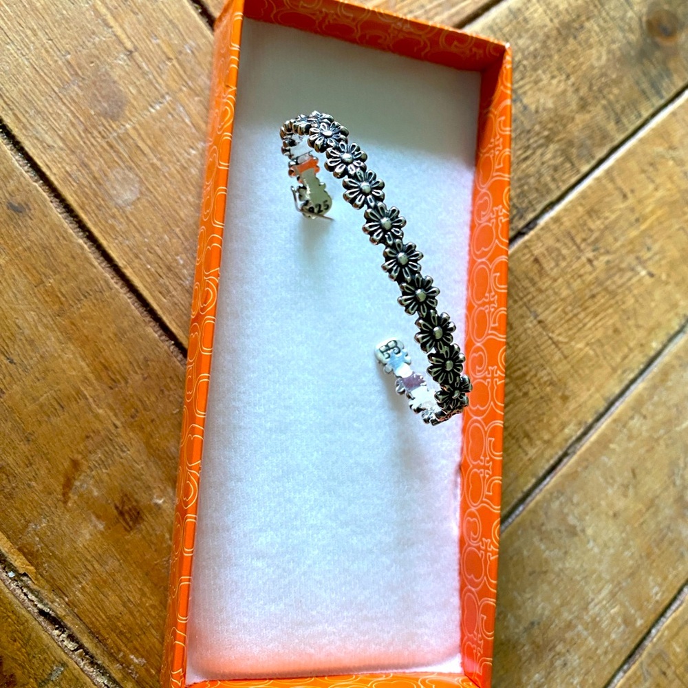 Talleres De Los Ballesteros Silver Flower Bracelet, Brazalete margaritas